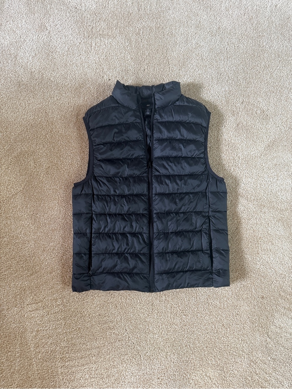 H&M Men’s Black Lightweight Puffer Vest